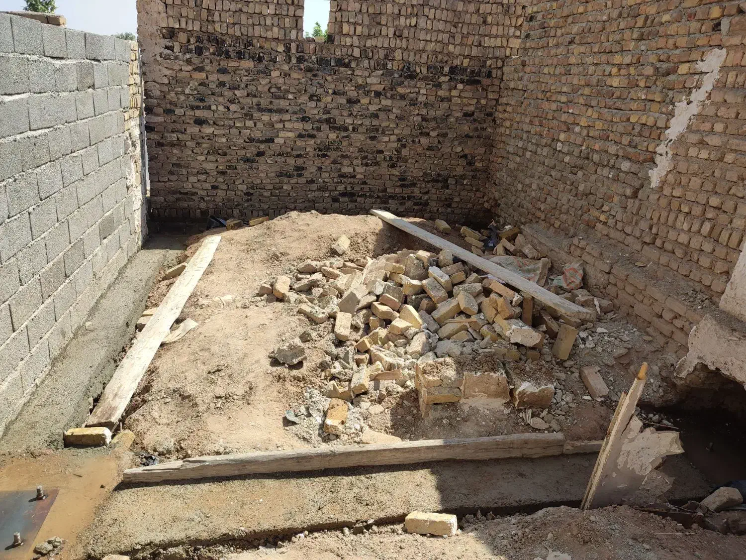 کاشی کار نیازمندیم در آبیک|استخدام معماری، عمران و ساختمانی|بشاریات, |دیوار