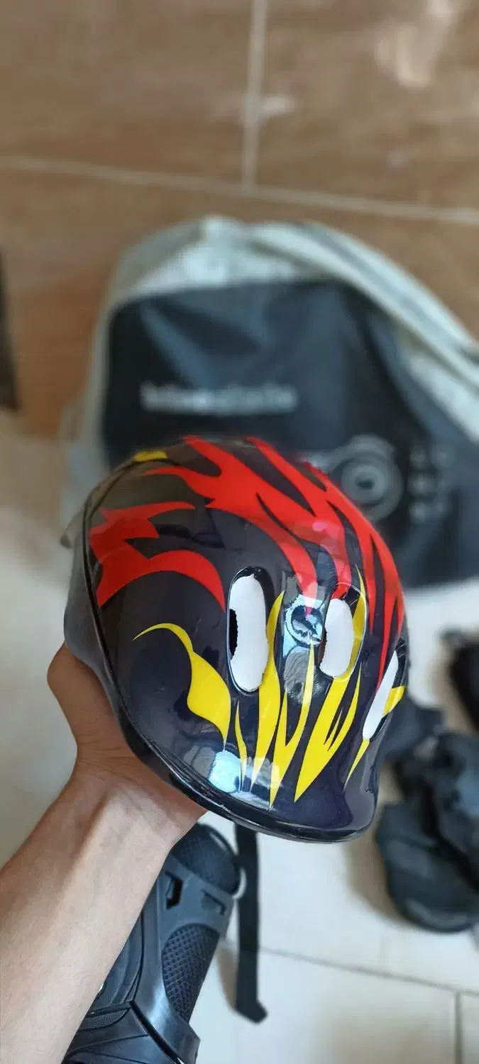 کفش اسکیت با تمام وسایل|دوچرخه، اسکیت، اسکوتر|قشم, |دیوار