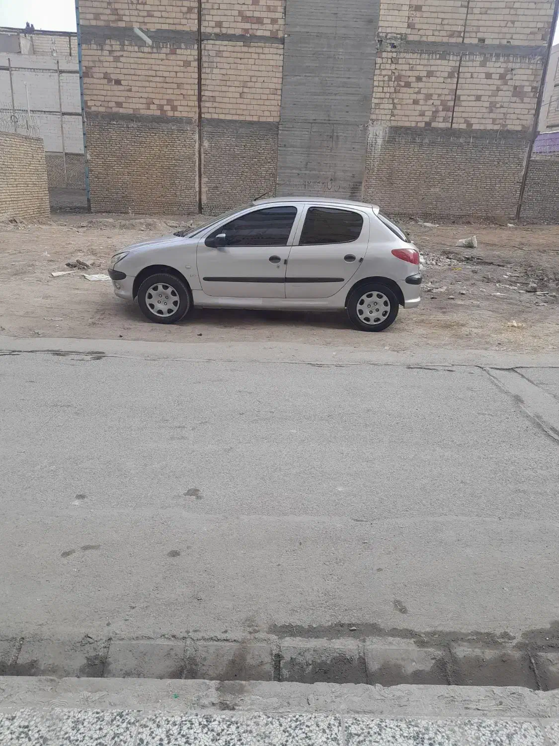 ۲۰۶|خودرو سواری و وانت|مشهد, دانشجو|دیوار