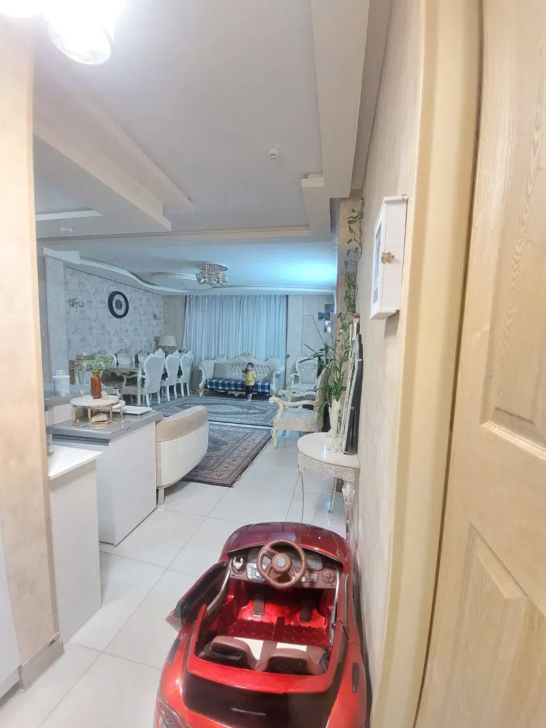 رهم کامل 105 متری دو خواب باهنر|اجارهٔ آپارتمان|شیراز, ریشمک|دیوار