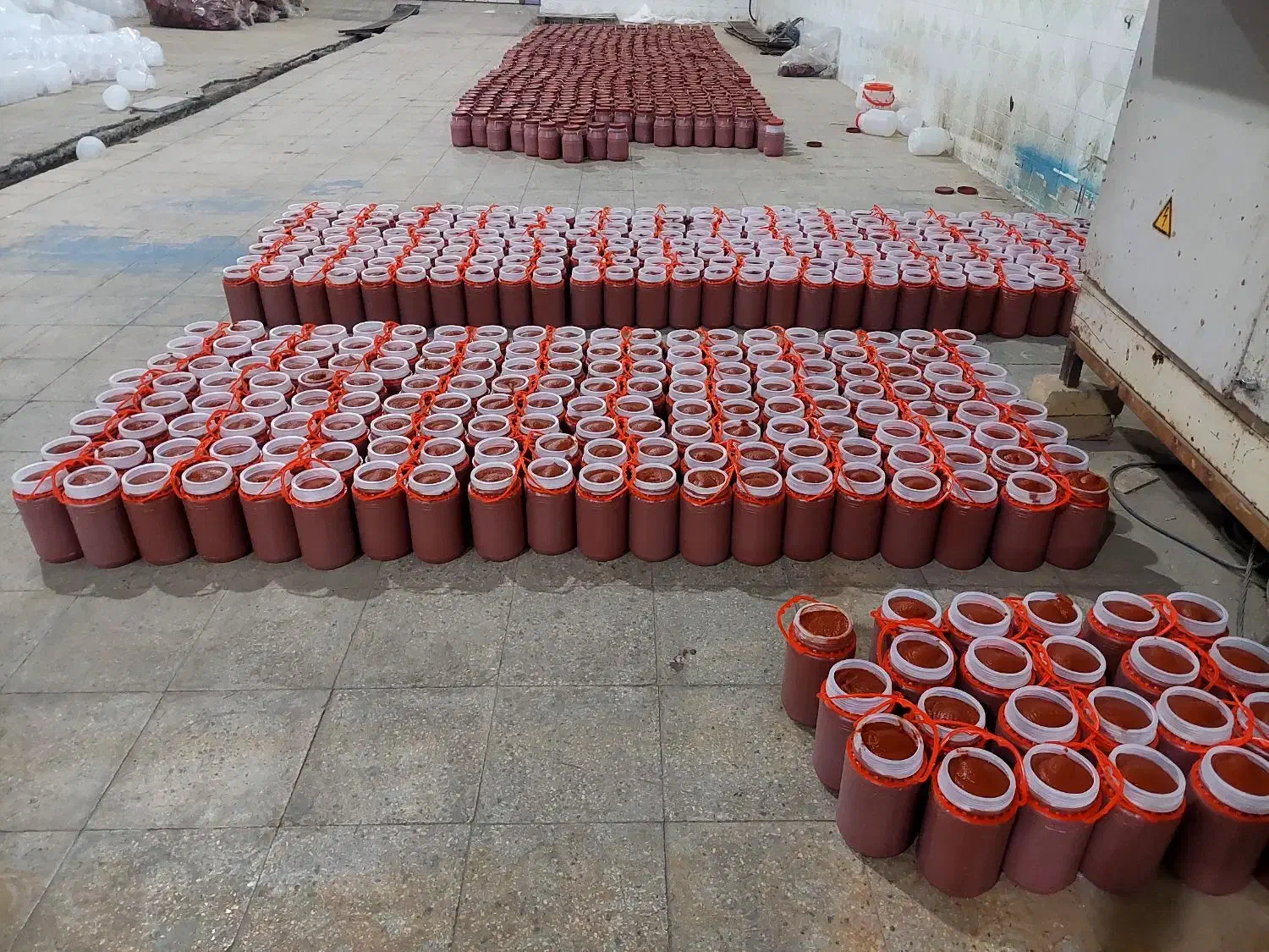 مرکز تولید و پخش رب گوجه و شیره خرما و انگور|عمده‌فروشی|قم, شهرک سازمان آب|دیوار