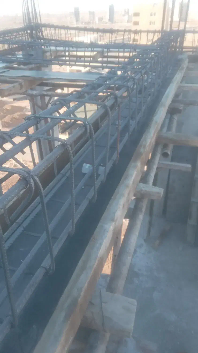 نیاز کارگر ساده یا کسی ک بتونه سیم ببنده|استخدام معماری، عمران و ساختمانی|بندر ماهشهر, |دیوار