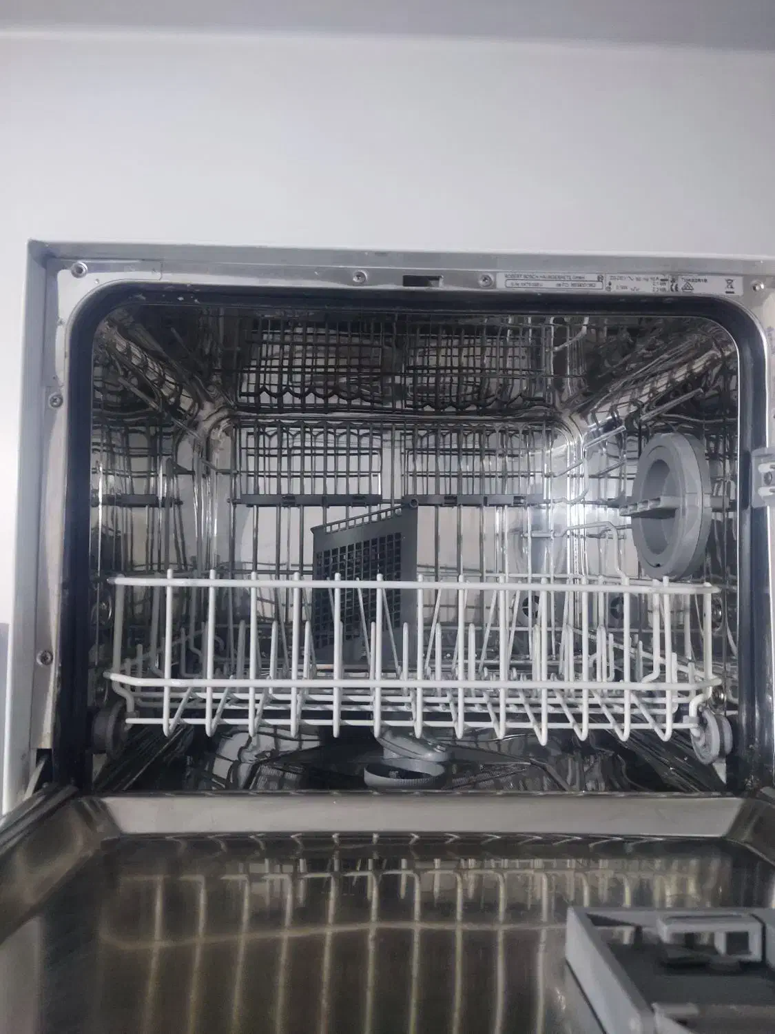 ماشین ظرفشویی رومیزی بوش|ماشین ظرفشویی|اندیشه, اندیشه فاز ۳|دیوار