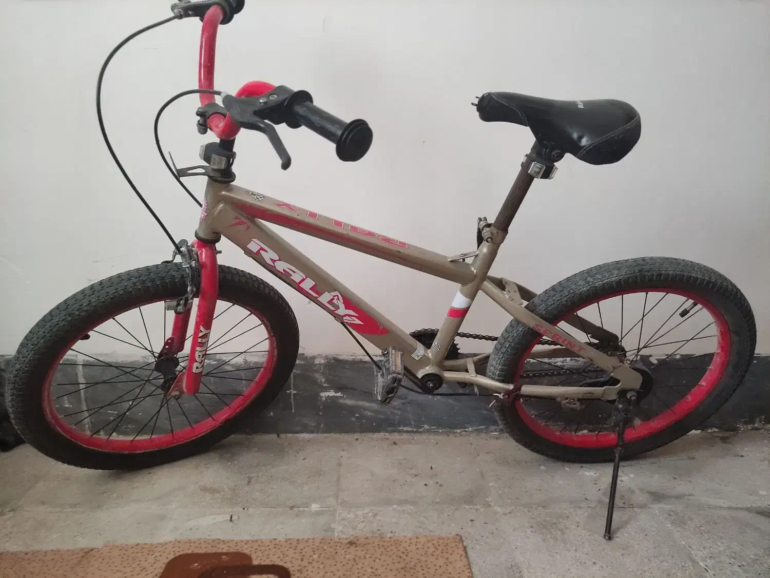 دوچرخه نو|دوچرخه، اسکیت، اسکوتر|خمیر, |دیوار