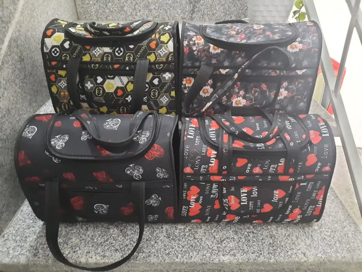 کیف صندوقی|کیف، کفش، کمربند|کاشان, قطب راوندی|دیوار