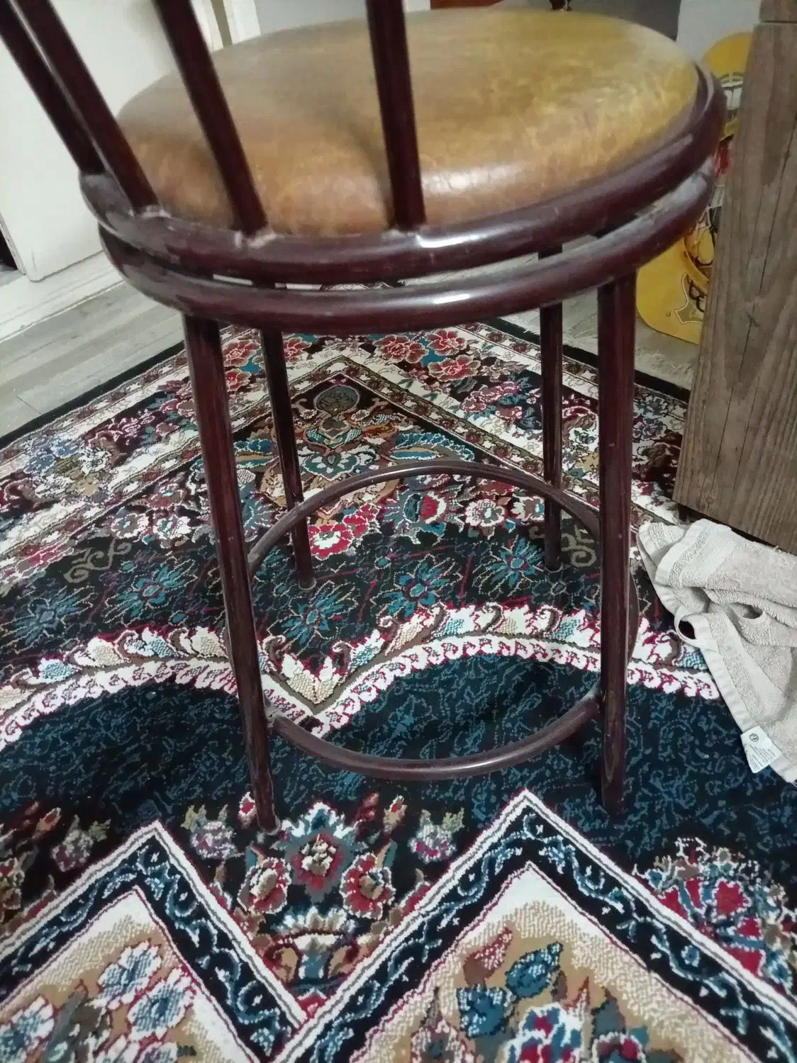 دو عدد صندلی اپن سالم|صندلی و نیمکت|مشهد, فردوسی|دیوار