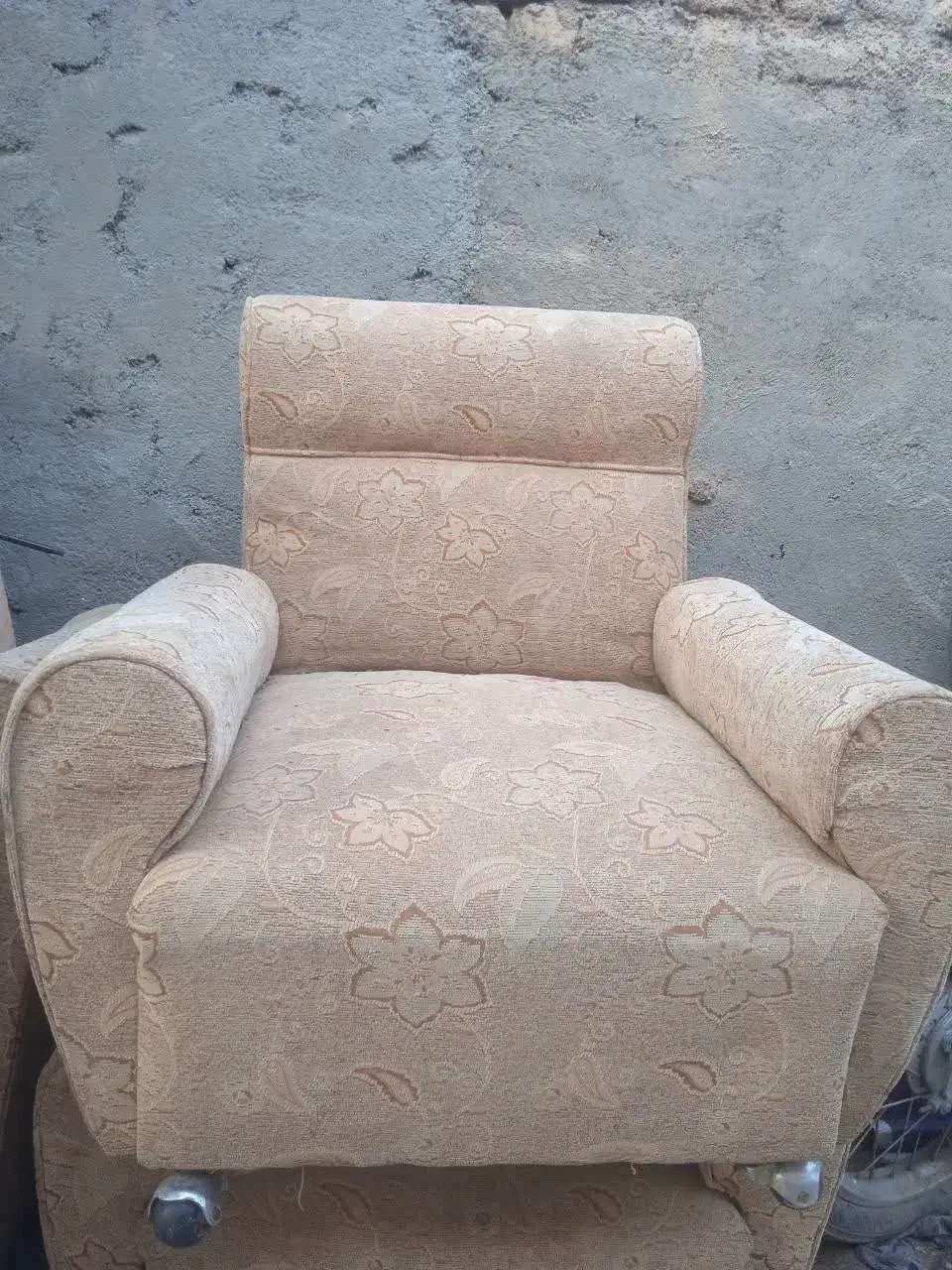 مبل دست دو|مبلمان خانگی و میز عسلی|گناباد, |دیوار