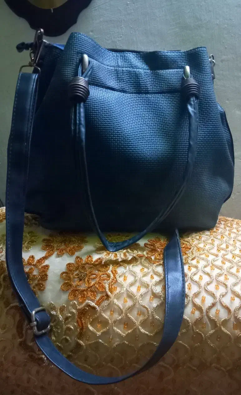 کیف دخترانه|کیف، کفش، کمربند|لاهیجان, لیالستان|دیوار