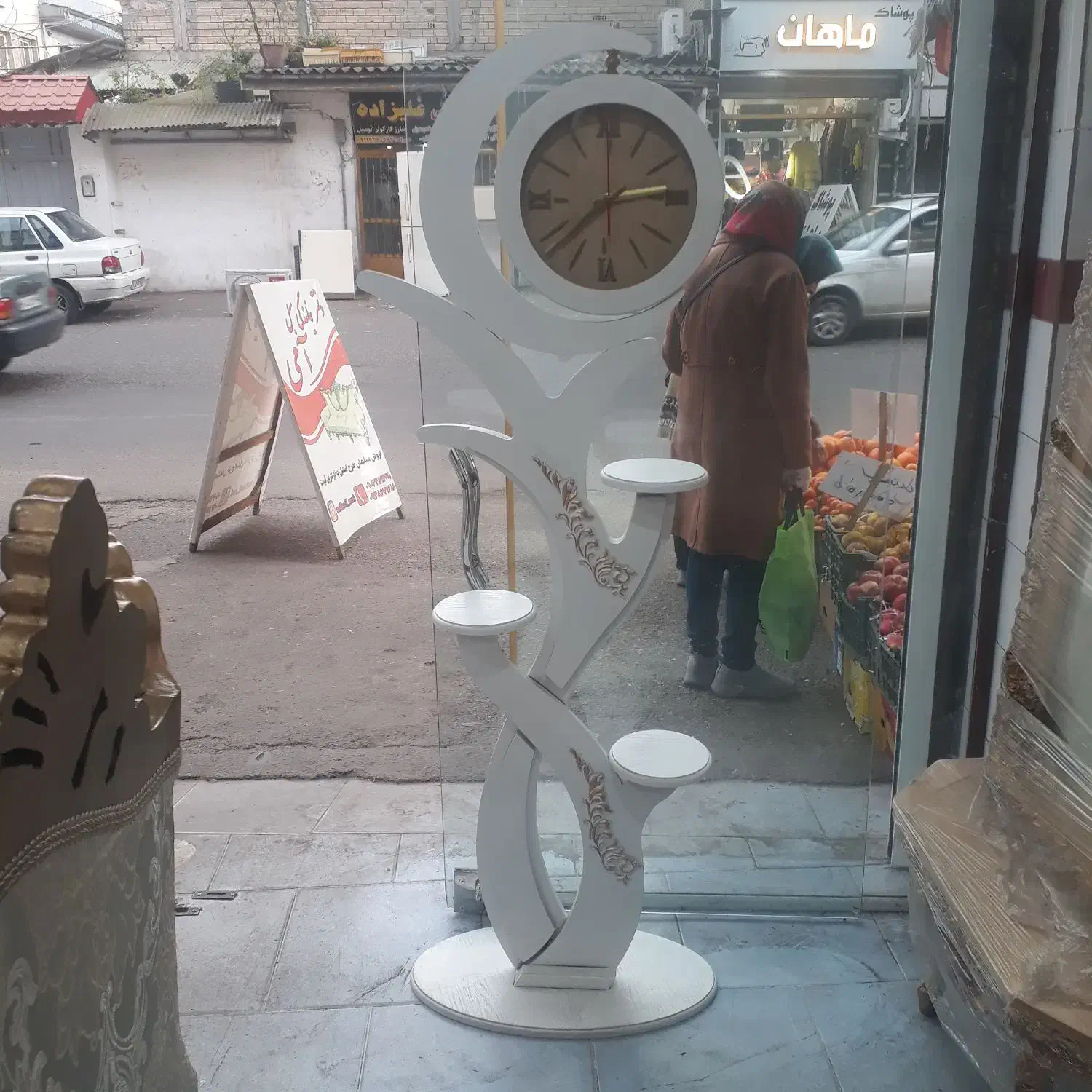 ساعت رنگ ست سفید و چوب ویترین دار|ساعت دیواری و تزئینی|رشت, استقامت ۱|دیوار