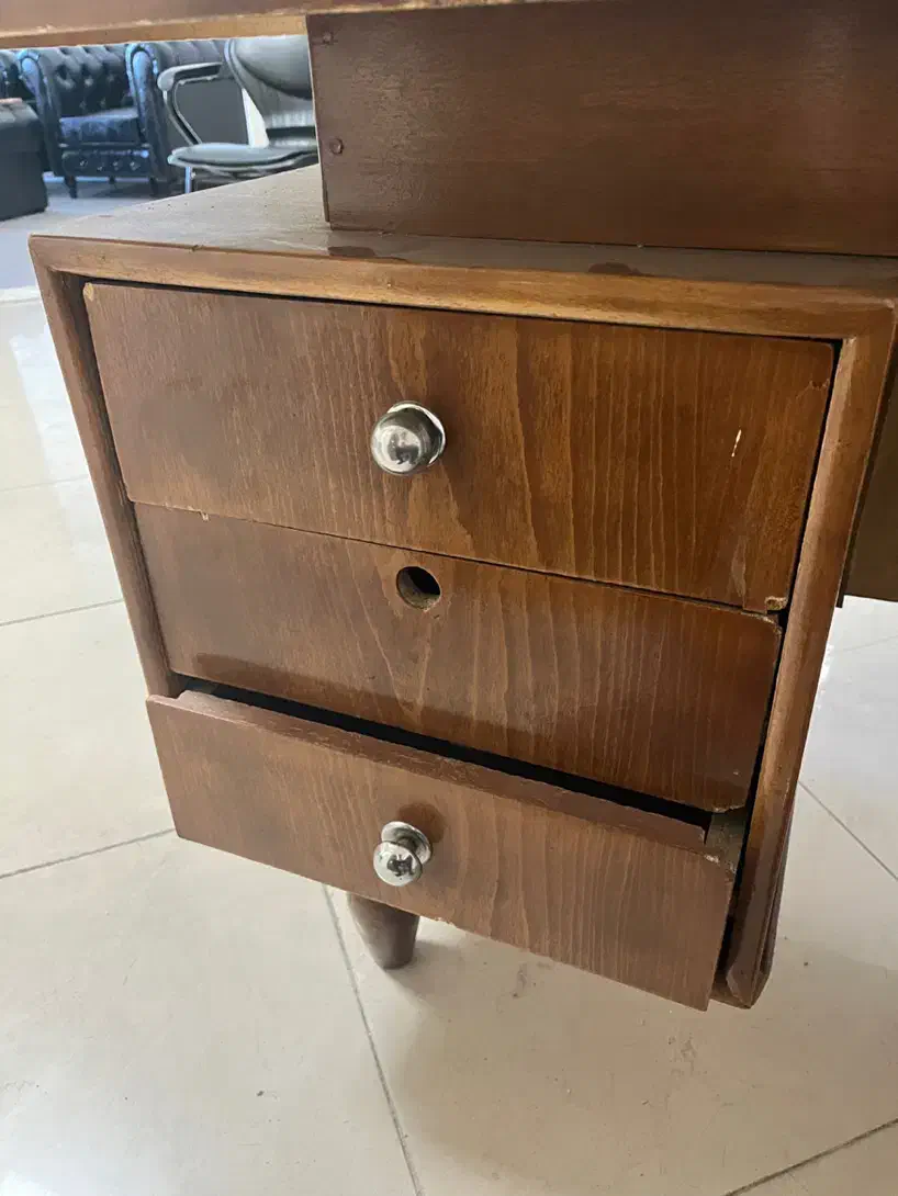 وایتبرد شیشه ای،۳عدد میز|لوازم التحریر|تبریز, |دیوار