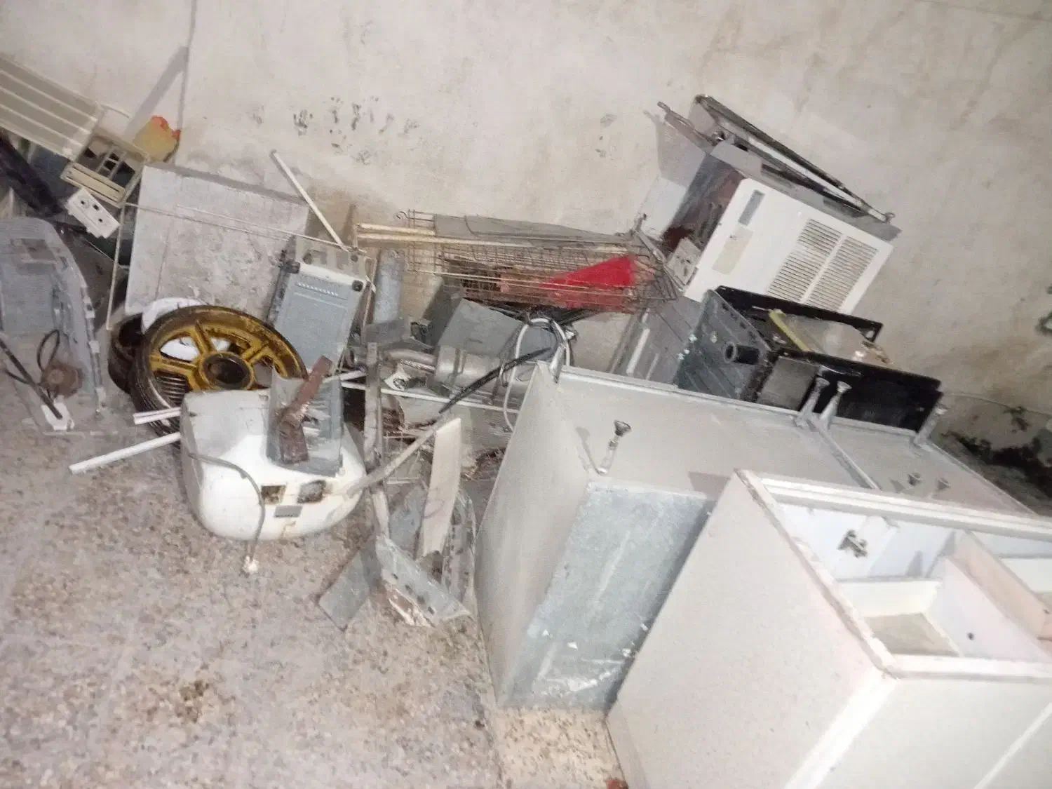 خرید فروش خریدار ضایعات آهن آلومینیوم کابینت وبرنج|عمده‌فروشی|بندرعباس, |دیوار