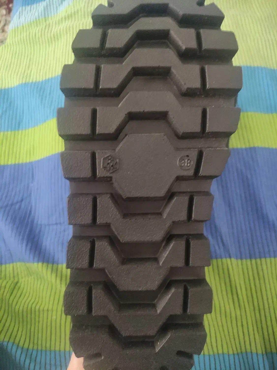 بوت|کیف، کفش، کمربند|سی‌سخت, |دیوار