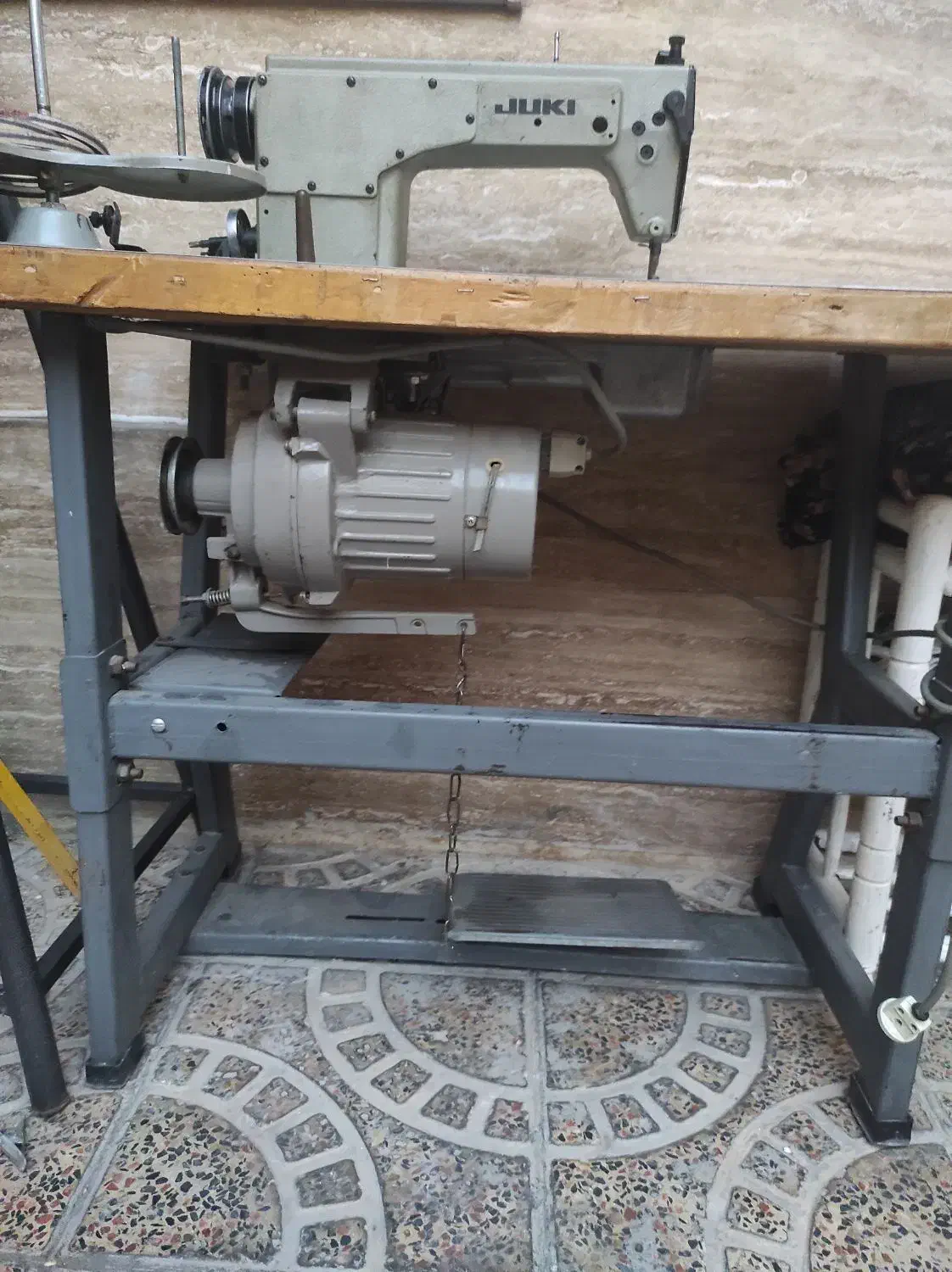 چرخ خیاطی|چرخ خیاطی و ریسندگی|قروه, |دیوار