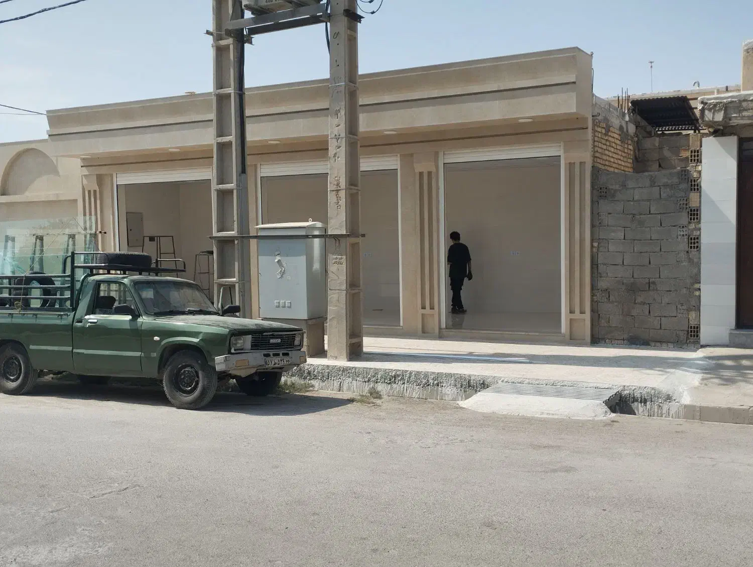 نصب شیشه سکوریت و درب کرکره برقی  دهدشت  چترروز|خدمات پیشه و مهارت|دهدشت, |دیوار