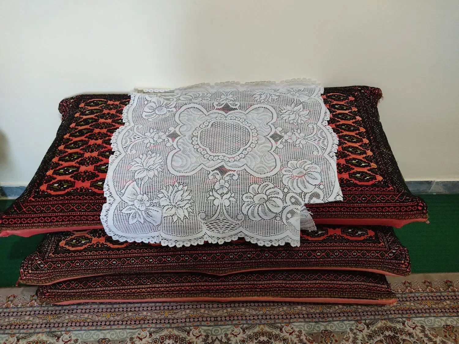 فروش سه عدد پشتی دیواری|مبلمان خانگی و میز عسلی|رشت, شهرک قدس|دیوار