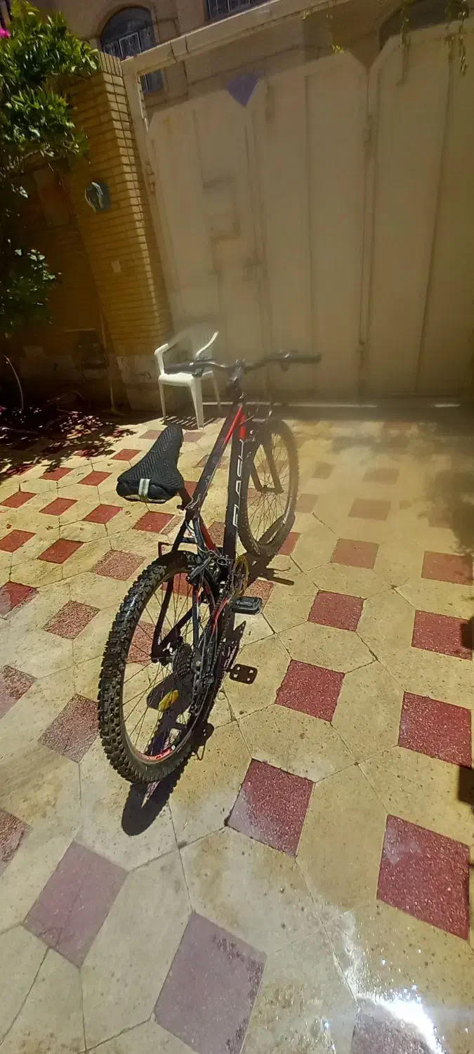 دوچرخه ودرب سالن ودرب سرویس|دوچرخه، اسکیت، اسکوتر|شیراز, دلجو|دیوار