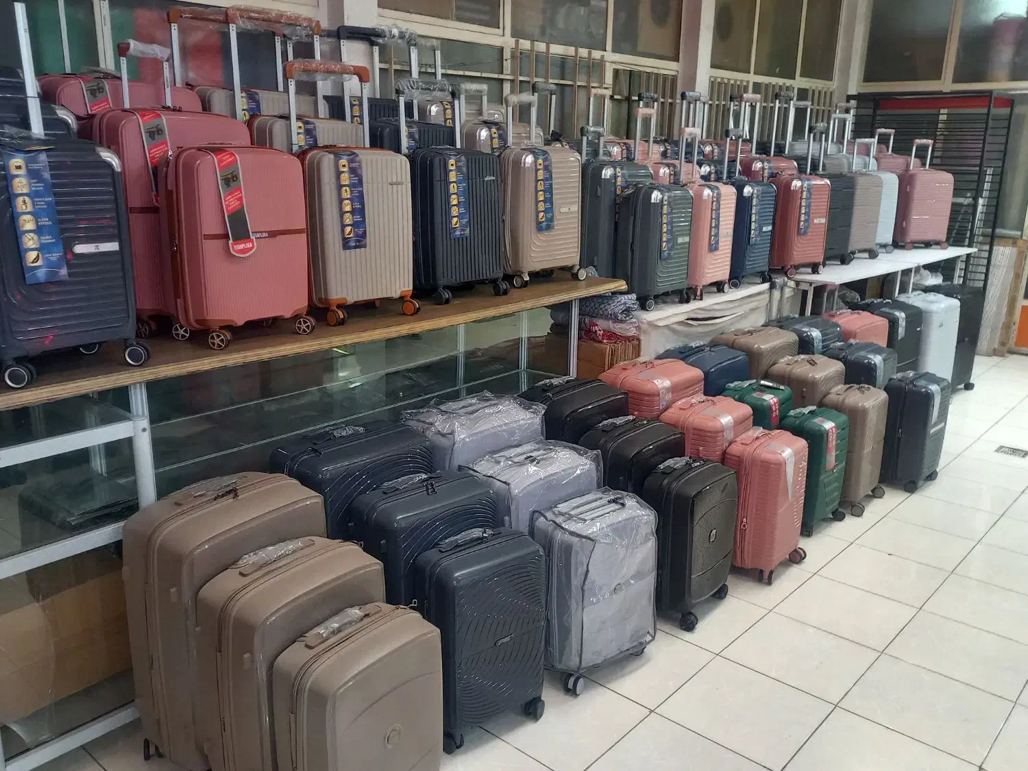 چمدان مسافرتی نشکن|کیف، کفش، کمربند|زنجان, |دیوار