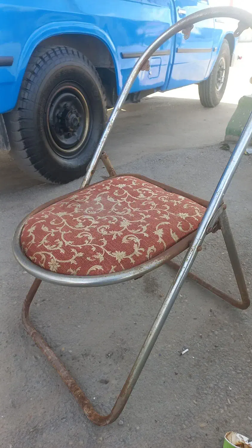 صندلی تاشو|صندلی و نیمکت|شوشتر, |دیوار