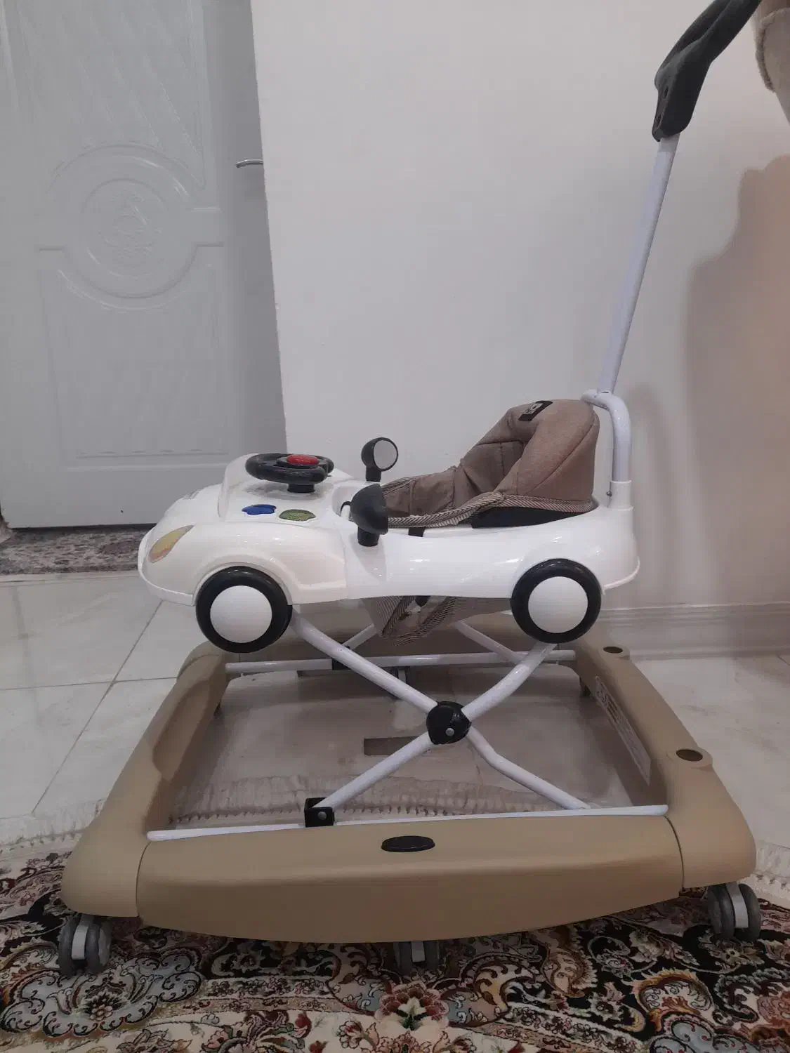 روروک|کالسکه و لوازم جانبی|رشت, کوی غلام نیا|دیوار