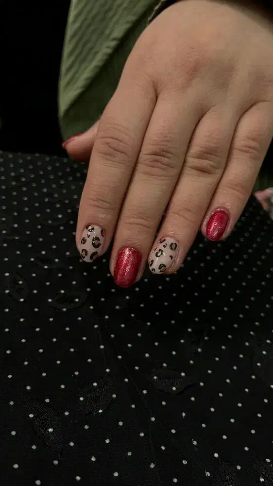 خدمات آموزش ناخن و کاشت و ترمیم ناخن|خدمات آرایشگری و زیبایی|محلات, |دیوار