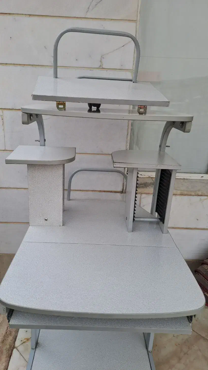 میز کامپیوتر با صندلی چرخشی|میز تحریر و کامپیوتر|بومهن, |دیوار