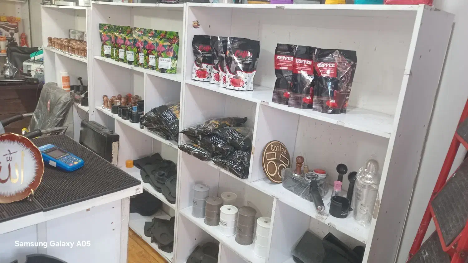 واگذاری مغازه قهوه فروشی واقع در شیراز|فروشگاه و مغازه|شیراز, لب آب|دیوار