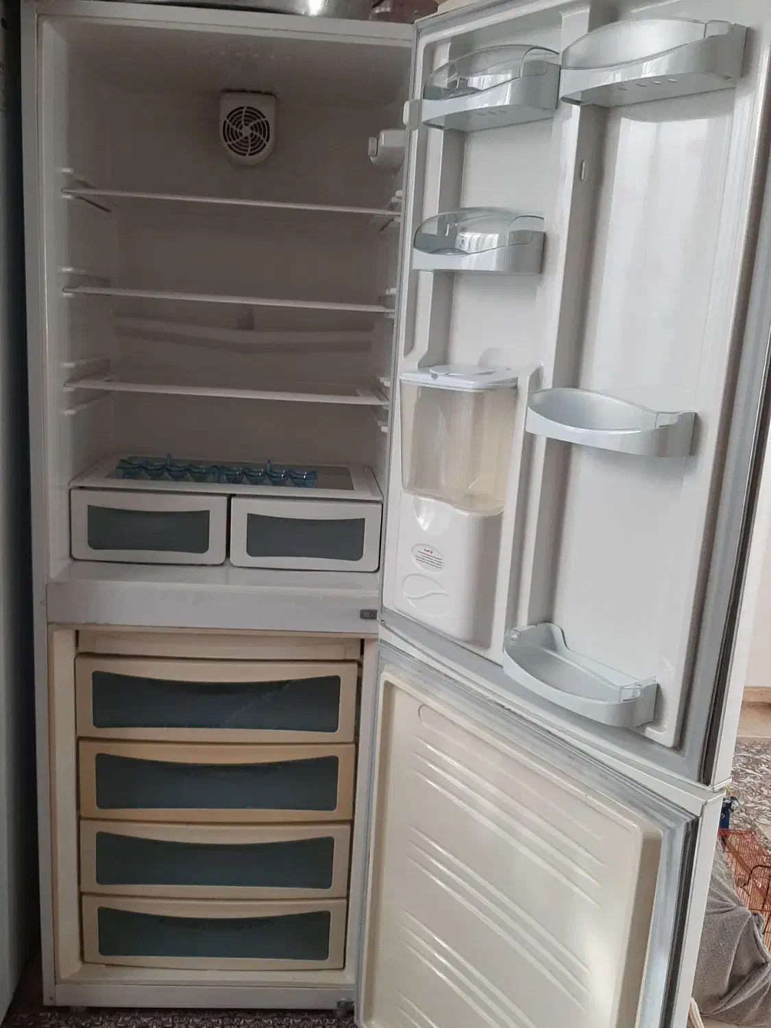 یخچال دو طبقه..ساده و فریزر|یخچال و فریزر|قزوین, |دیوار