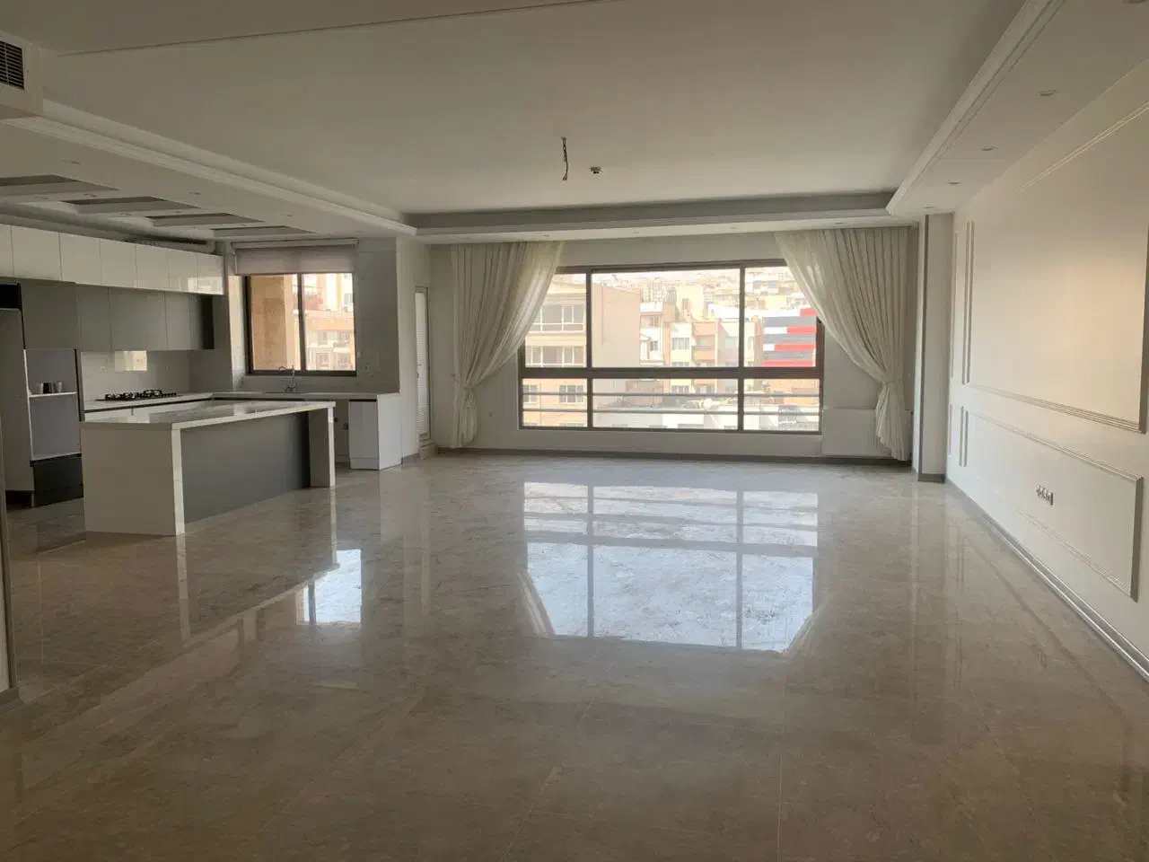 ۱۳۰ متر سه خواب/تک واحدی/فول امکانات/شهران/طوقانی