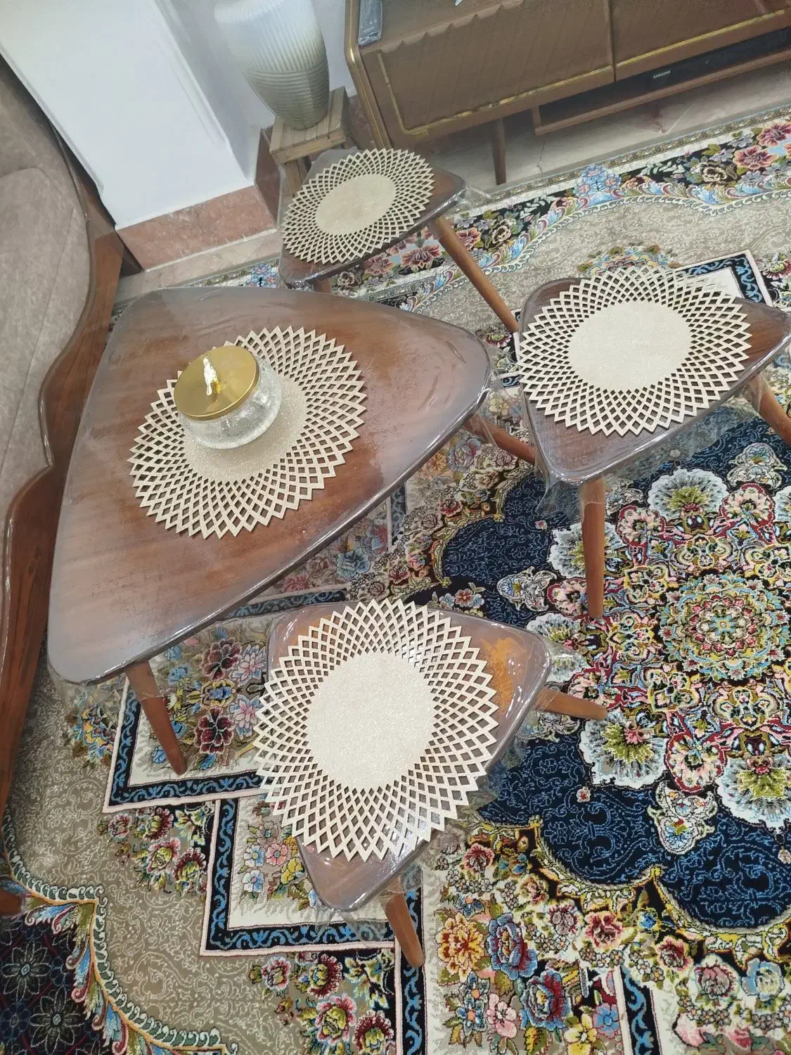 میز وسط چوبی به همراه دو عسلی|مبلمان خانگی و میز عسلی|هشتگرد, شهرک بعثت|دیوار