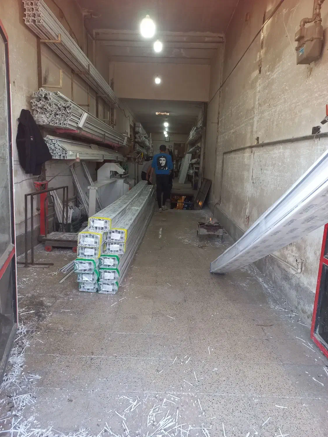 تعمیر و ریگلاژ و سازنده درب وپنجره یوپی وی سی|خدمات پیشه و مهارت|اردبیل, |دیوار