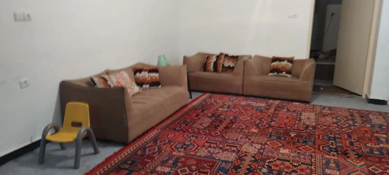 مبل راحتی نیم ست پنج نفره|مبلمان خانگی و میز عسلی|اهواز, معین زاده|دیوار