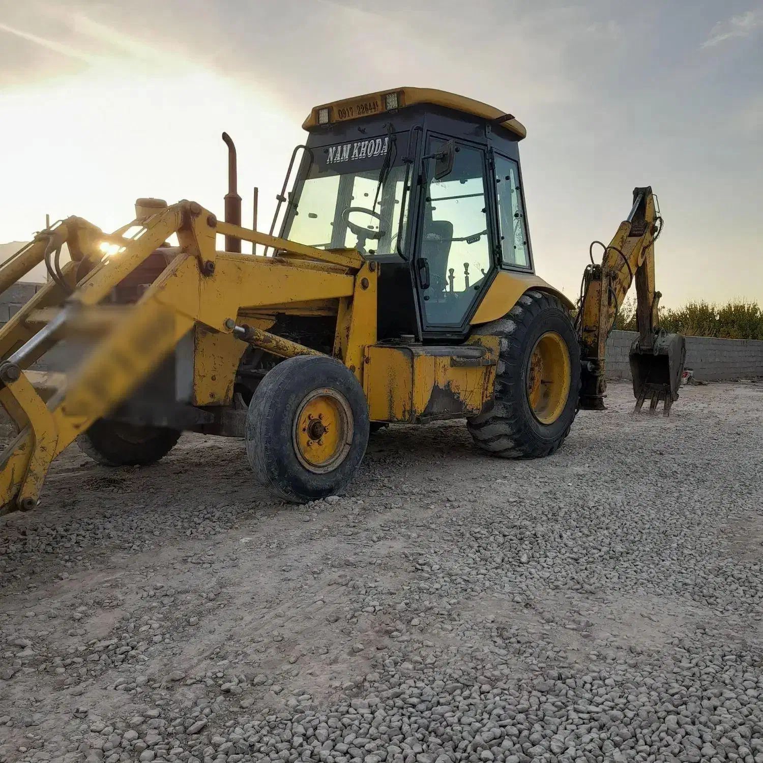 بیل بکهوsp100|خودرو سنگین|شیراز, حومه شیراز|دیوار