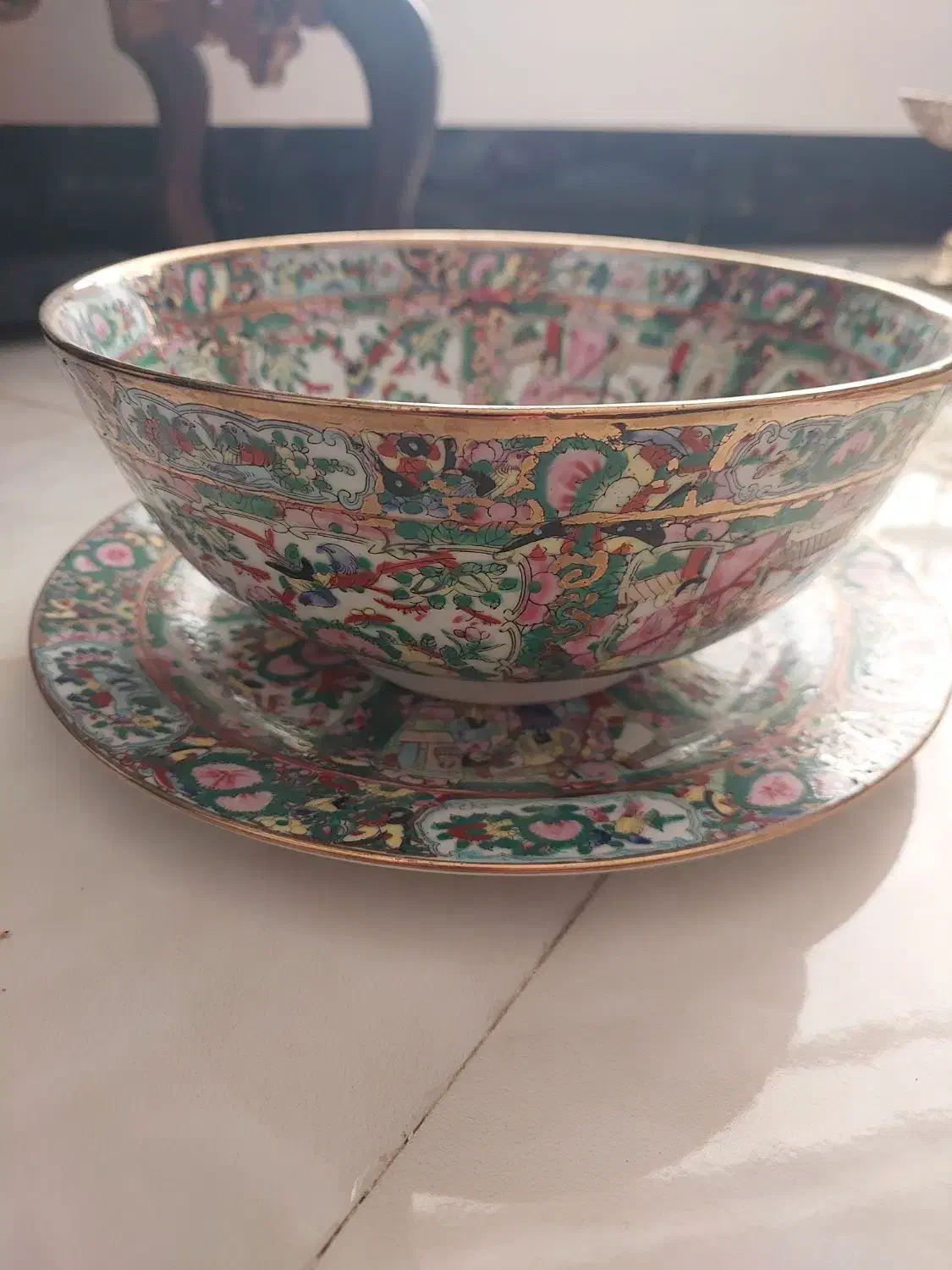 قاب وقدح گل مرغی خیلی پر کاروالیو|ظروف سرو و پذیرایی|قلعه شاهین, |دیوار