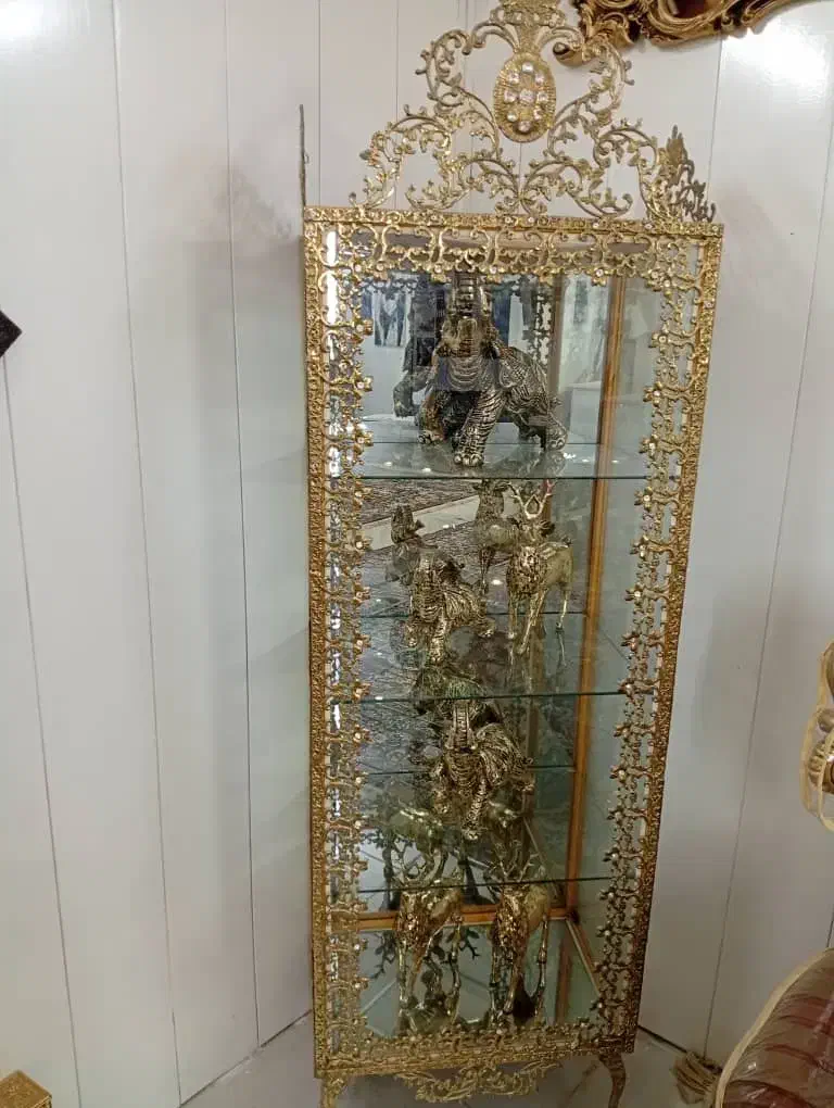 وسایل برنزی|بوفه، ویترین، کنسول|قم, باغ شازده|دیوار