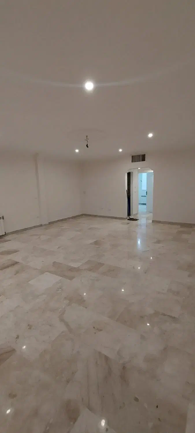 ۹۵متری گلبرگ چهار طبقه تک واحدی