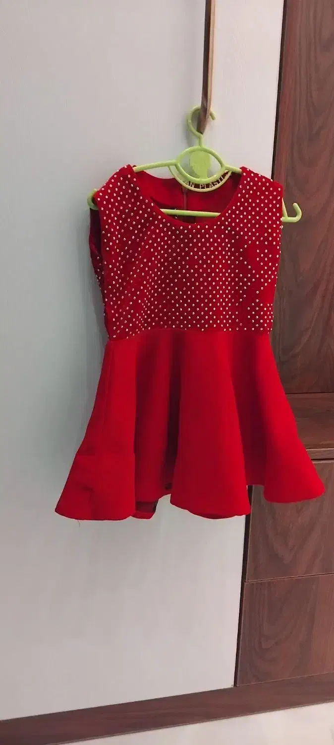 لباس قرمز|کفش و لباس بچه|یزد, |دیوار