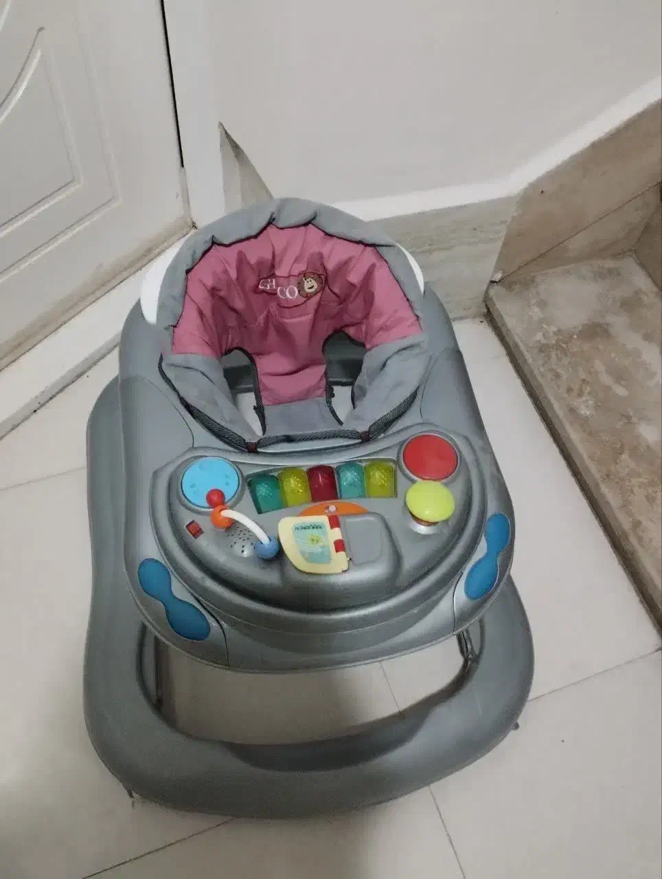 روروک و کریر|کالسکه و لوازم جانبی|تربت‌حیدریه, منصوریه|دیوار