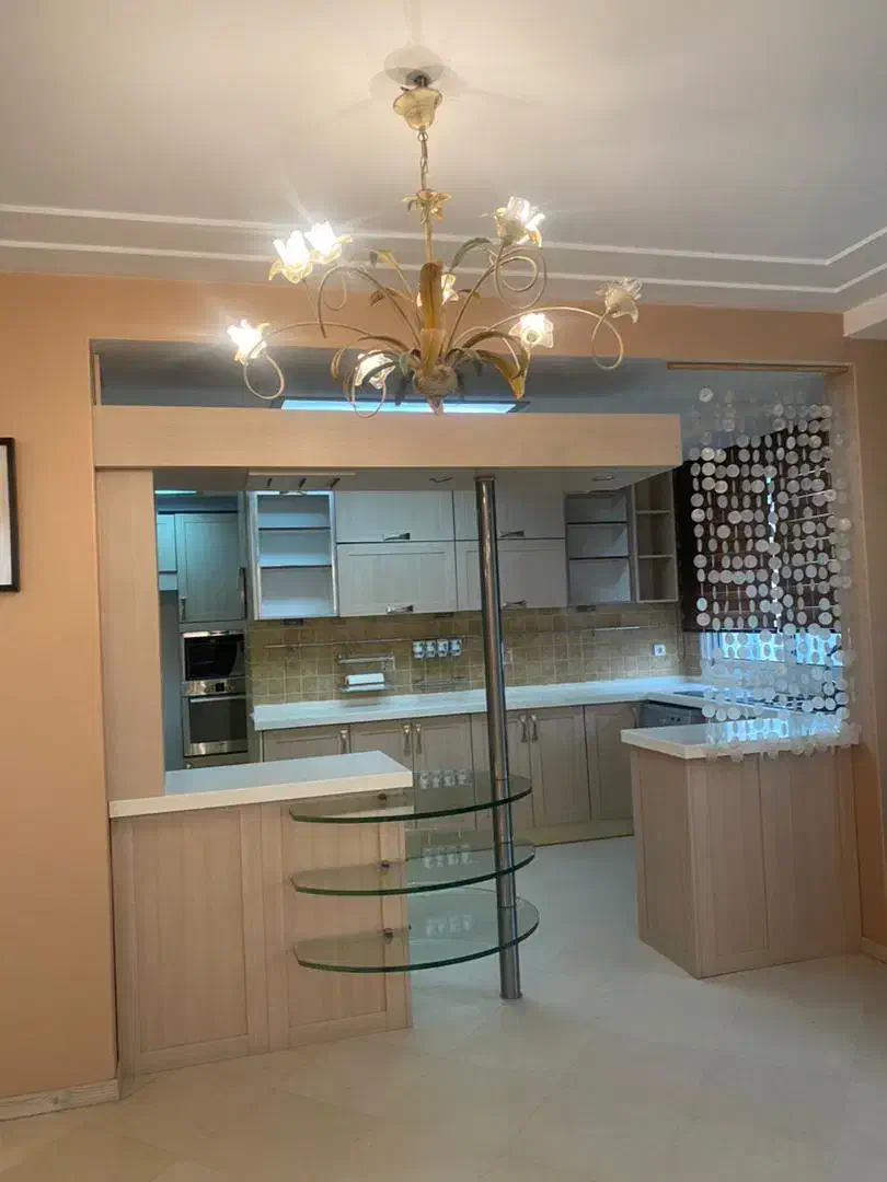 ۳۰۰ متر آپارتمان با دید تهران