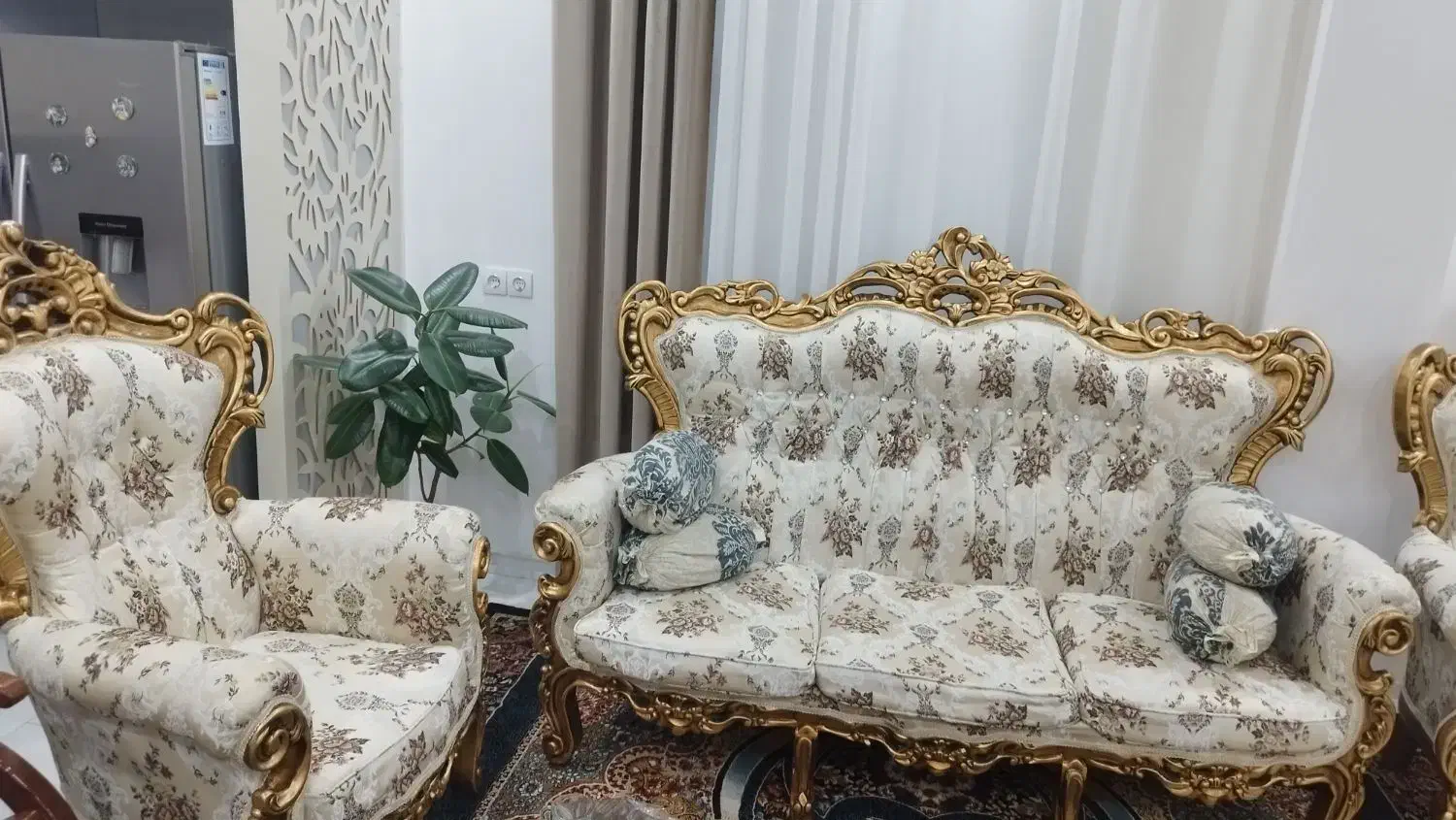 مبل نه نفری سلطنتی همراه با میز غذاخوری چهار نفره|مبلمان خانگی و میز عسلی|میاندوآب, |دیوار