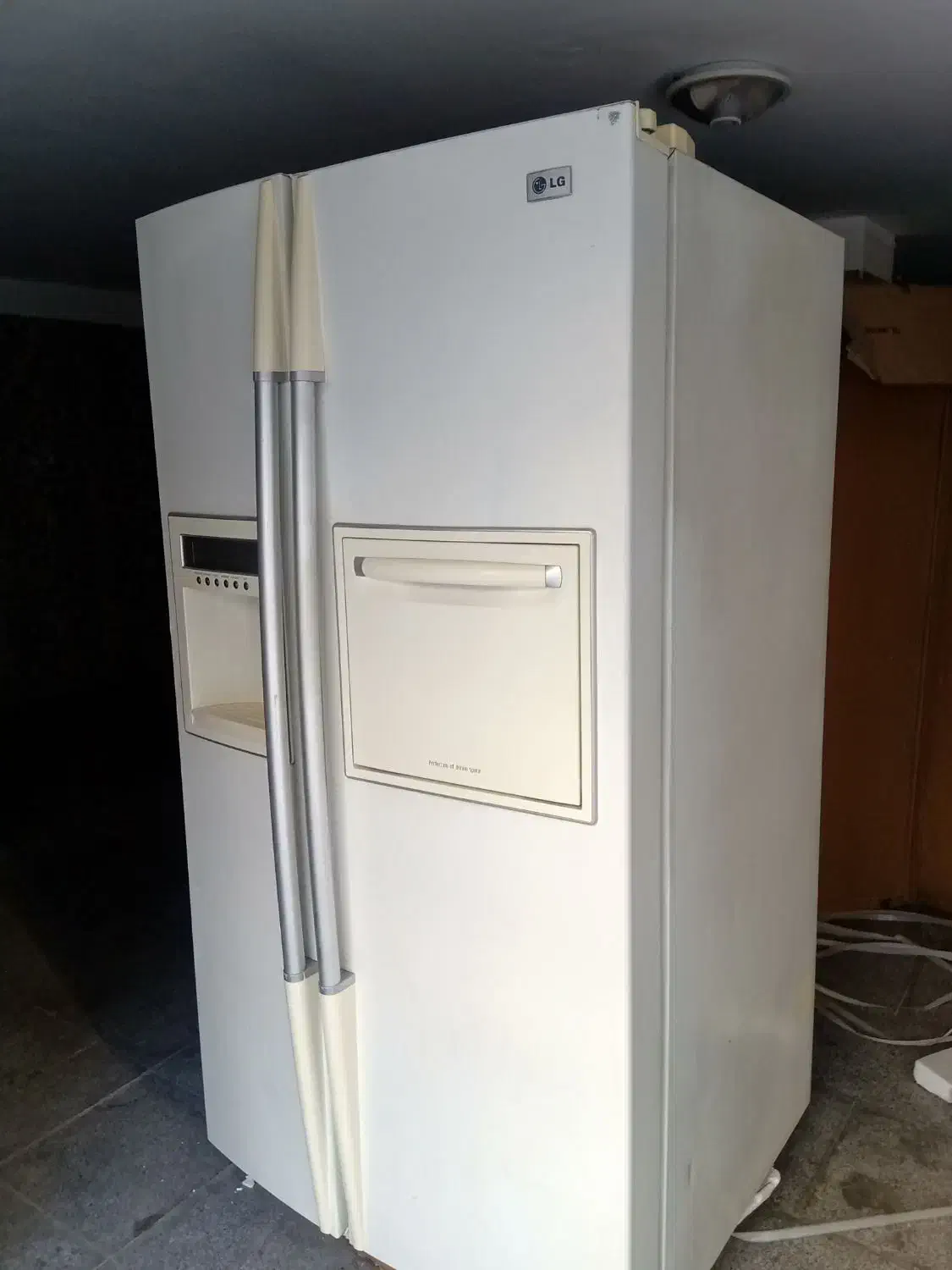 ساید ال جی کره ای|یخچال و فریزر|ری, جوانمرد قصاب|دیوار