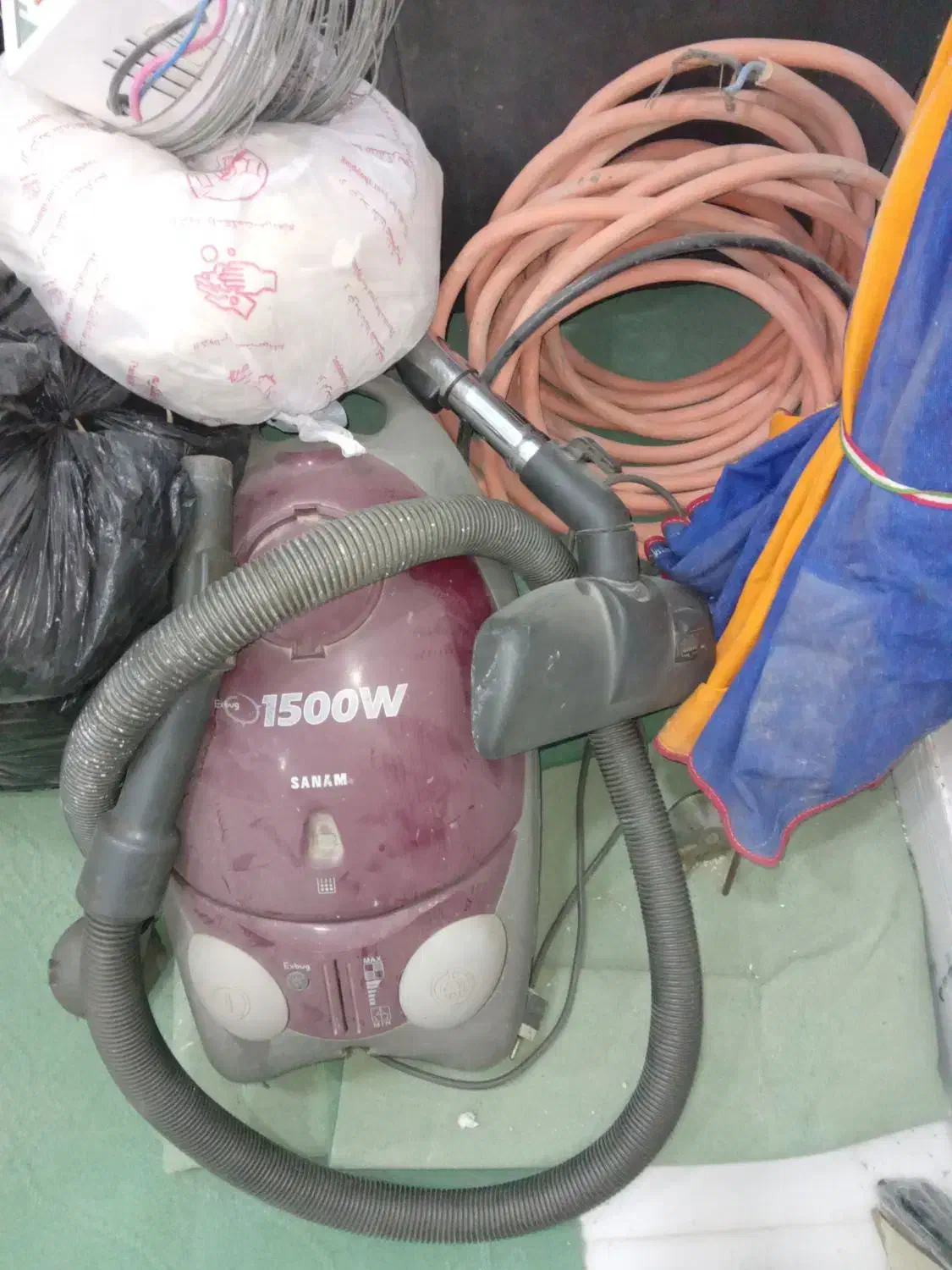 جاروبرقی|جاروبرقی، جارو شارژی، بخارشو|اهرم, |دیوار