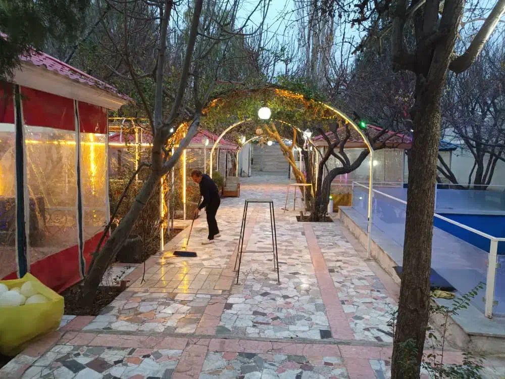 2000مترباغ رستوران باامکانات کامل با سالن نگهبانی|اجارهٔ خانه و ویلا|اندیشه, اندیشه فاز ۱|دیوار