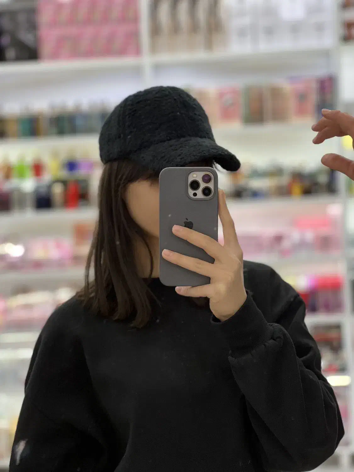 گوشبند و کلاه|کیف، کفش، کمربند|سقز, |دیوار