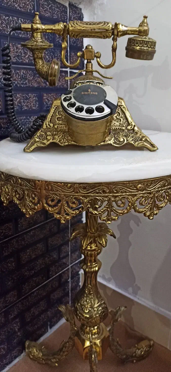 میز تلفن برنز به همراه تلفن برنز|میز تلفن|زنجان, |دیوار