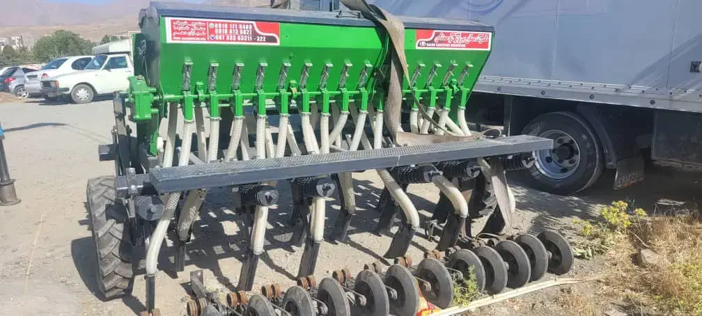 ۲عدد دستگاه ۱۳ ردیف صلاح  برزگر ویک عدد حدادی|ماشینآلات صنعتی|کبودرآهنگ, |دیوار