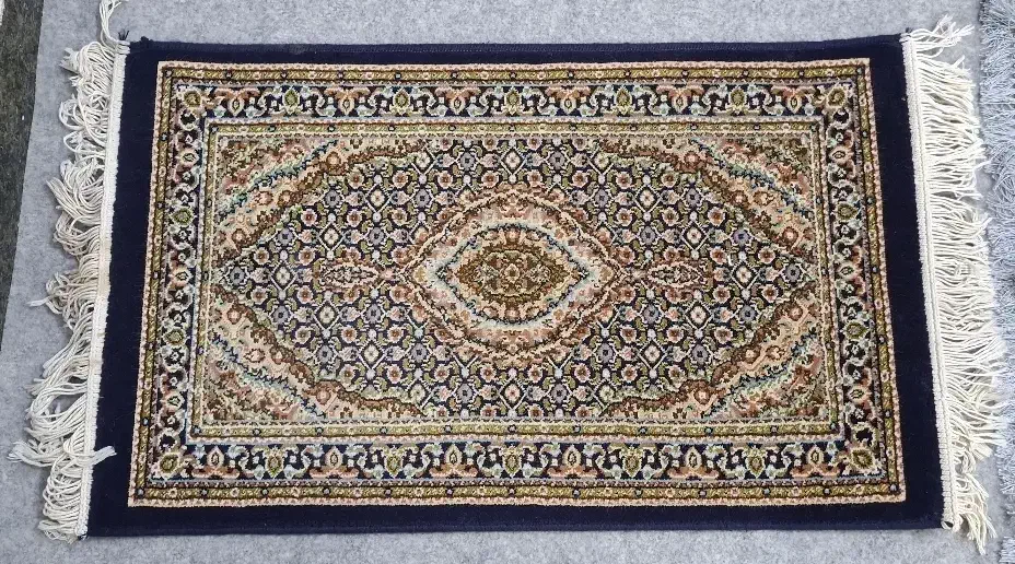 پادری گرد و مستطیل|پادری|نهاوند, |دیوار