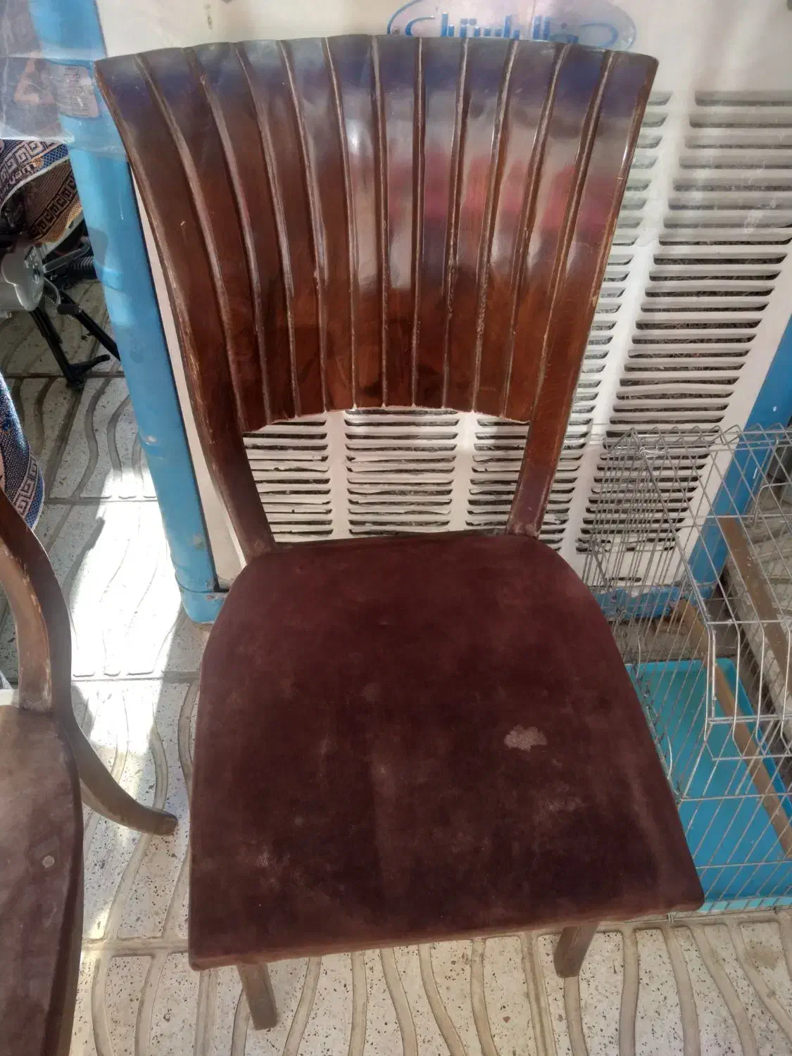 دو عدد صندلی|میز و صندلی غذاخوری|بروجرد, |دیوار