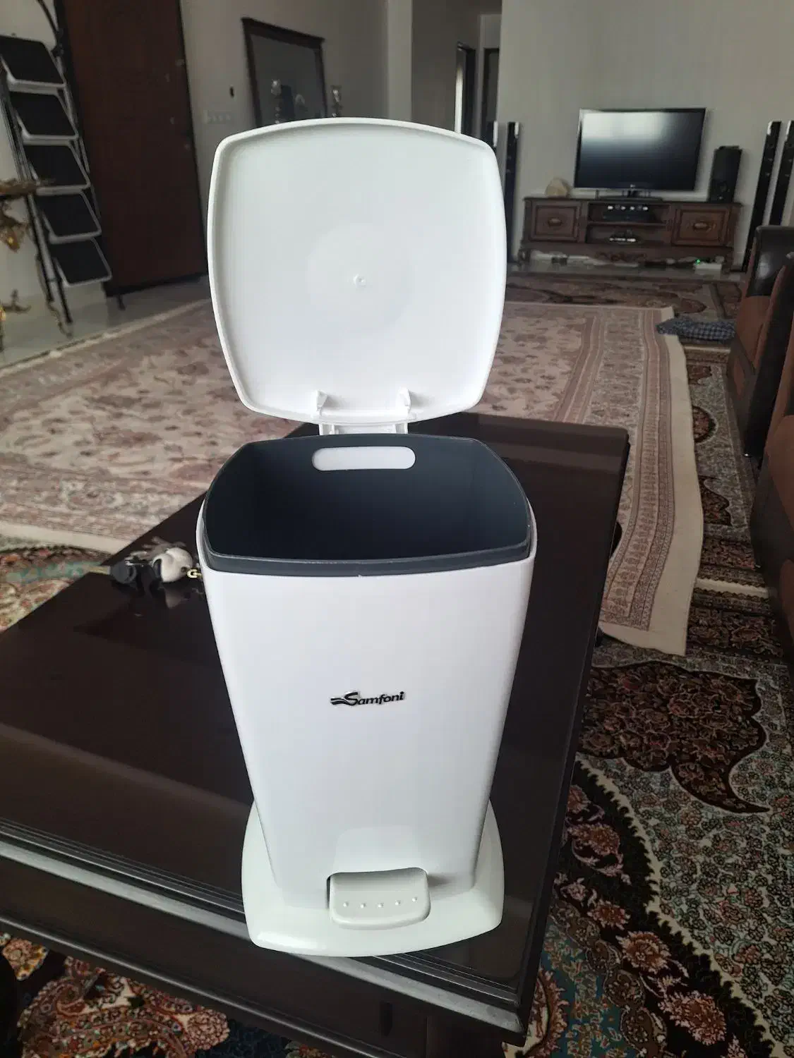 سطل پدالی به همراه فرچه واسه سرویس بهداشتی نو|لوازم سرویس بهداشتی|گنبد کاووس, |دیوار