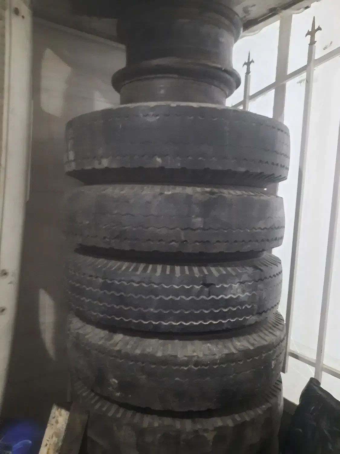 لاستیک ایسوزو با رینگ|قطعات یدکی و لوازم جانبی|قدس, شهرقدس|دیوار