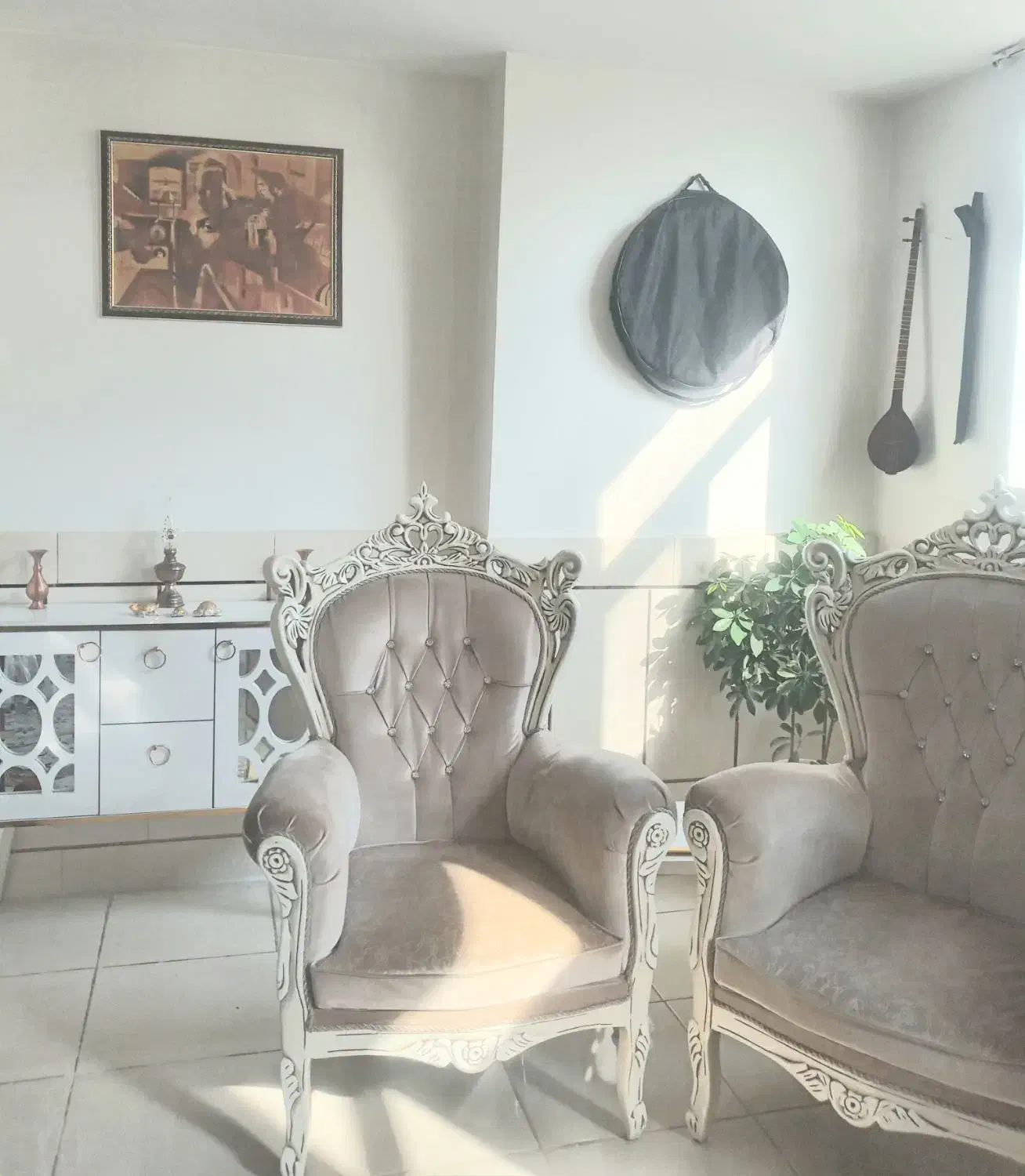 مبل نه نفره  در حد نو  پنج سال کارکرده ۱۳میلیون|مبلمان خانگی و میز عسلی|ابریشم, |دیوار